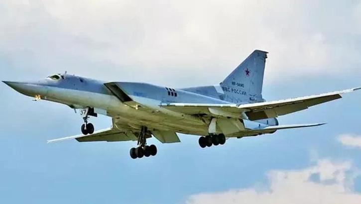 Rus bombardıman uçaklarından Bering Denizi üzerinde planlı uçuş