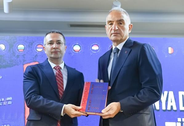 Türkçenin kültürel izleri sözlükte buluştu: Bakan Ersoy dünya dillerinde Türkçe projesini tanıttı