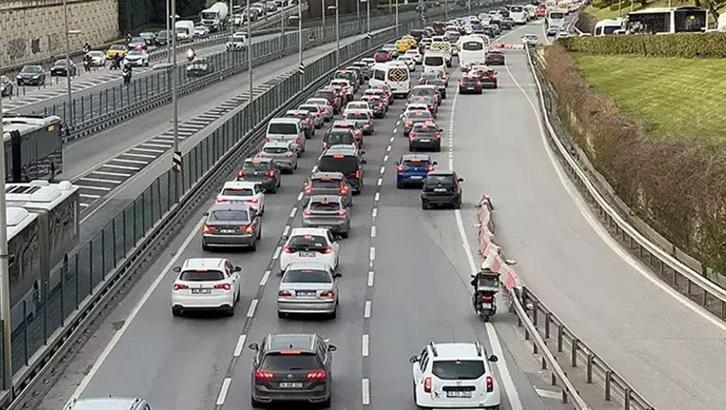 İstanbul'da iftar öncesi trafik yoğunlğu yüzde 85'lere geldi