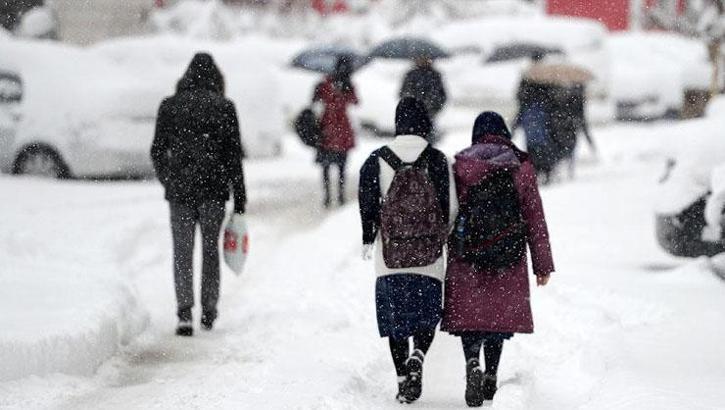 Valilik duyurdu! Erzurum'da eğitime kar engeli