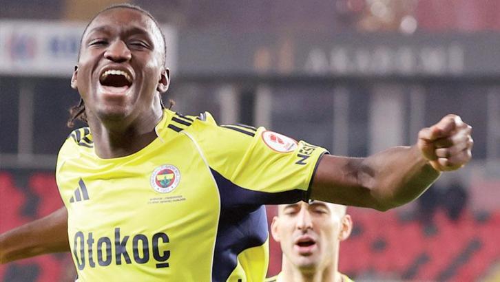 Fener ışık saçtı