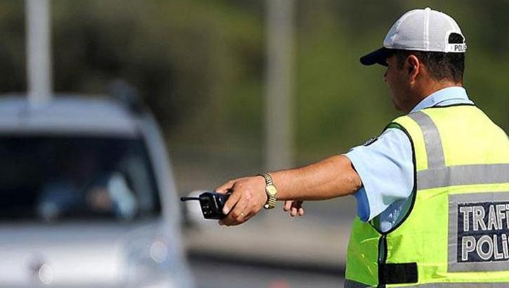 Trafikte 'kilometre' devri başladı! Hız cezalarında 9 kademeli sistem