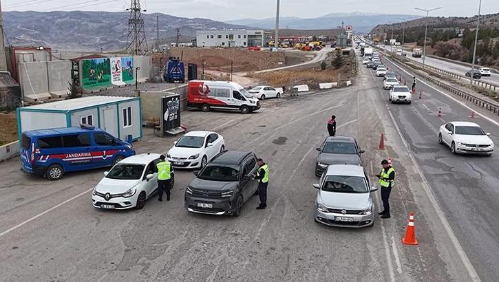 Bayram ve ara tatil birleşti: Yollarda denetim arttı