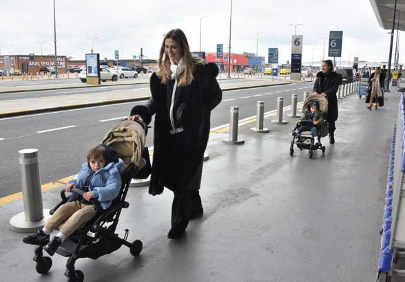 Derya Tuna ailesiyle bayram yolunda! Viyana’ya uçtular