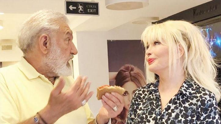 Yarım asırlık vefa! Emel Sayın ve 51 yıllık kuaförü buluştu