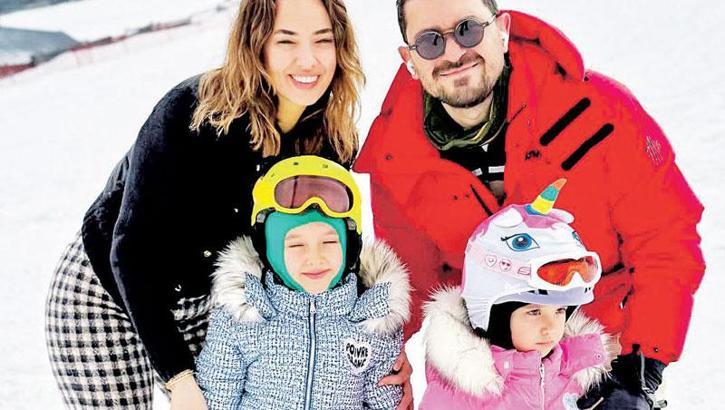 Seda Bakan ailesiyle Palandöken tatilinde! Kızları kayak öğreniyor