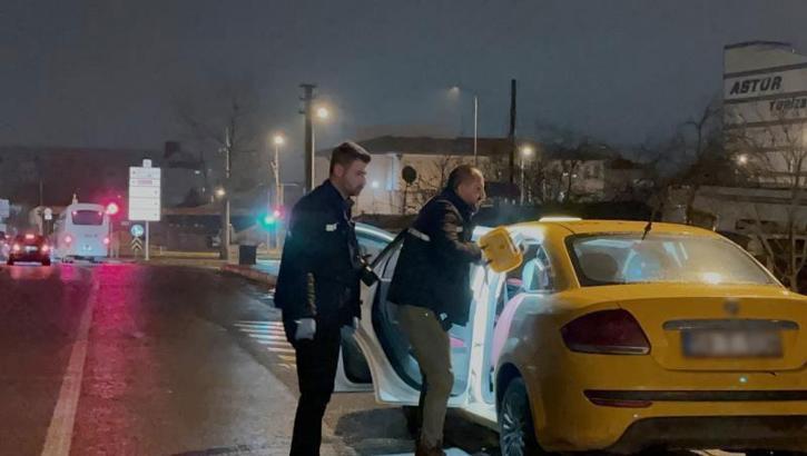 Tekirdağ'da takside yolcu dehşeti: Şoförü omzundan bıçakladı