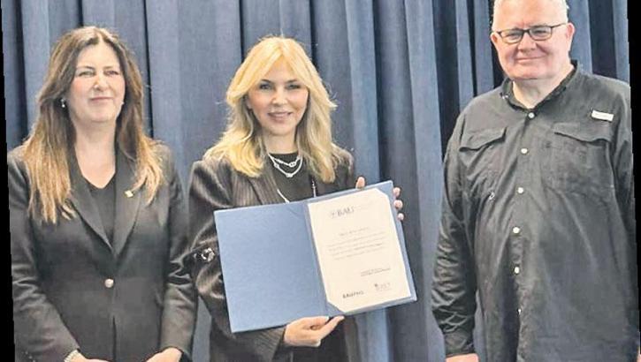Sınavı verdiler mezun oldular