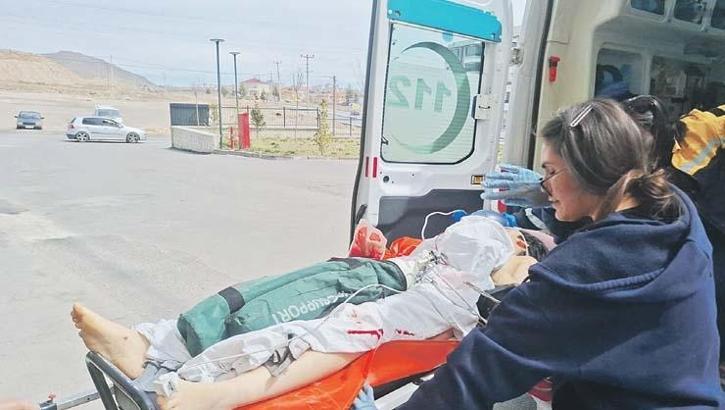Boşanma aşamasındaki eşine bıçakla saldırı