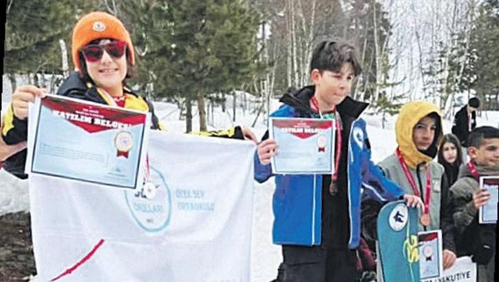 Küçük Atlas annesinin gurur kaynağı