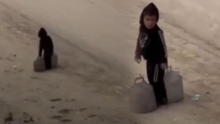 Dünyanın yükü onun omzunda