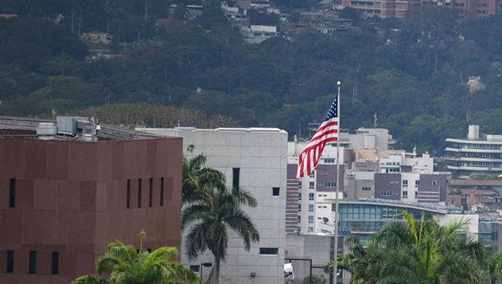 Venezuela’da 7 yıl sonra ABD bayrağı yeniden çekildi! Caracas büyükelçiliği resmen açıldı