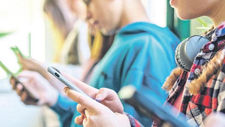 Fransa’da çocuklara sosyal medya yasağı
