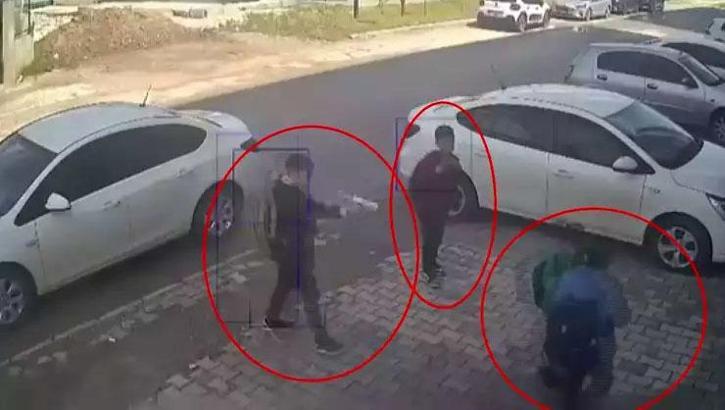 'Para ver lan' diyerek 11 yaşındaki çocuğun önünü kestiler