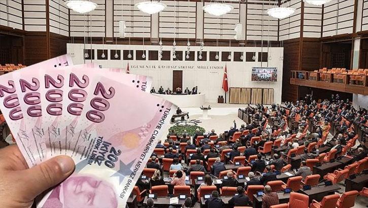 Doğum izni ve sosyal medya düzenlemelerini içeren kanun teklifi komisyonda