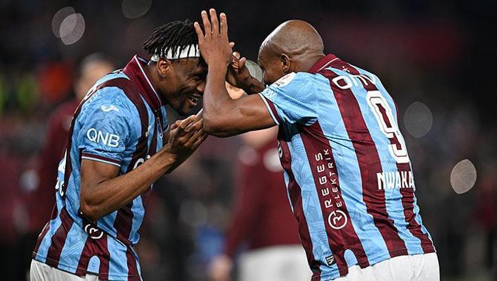 Trabzonspor Galatasaray'a geçit vermedi! Sarı-kırmızılılar Trabzonspor'a mağlup oldu