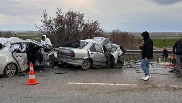 Eskişehir-Ankara yolunda feci kaza: 4 ölü, 2 yaralı