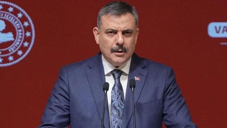 Bakan Çiftçi, İstanbul'daki terör saldırısında yaralanan polisle görüştü