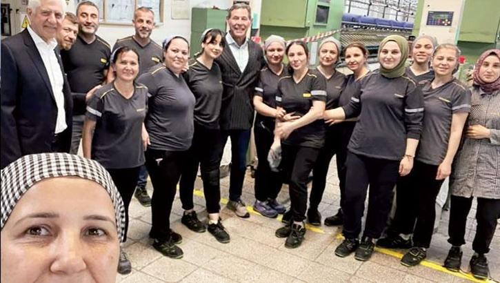 Patron değil ekip arkadaşı!