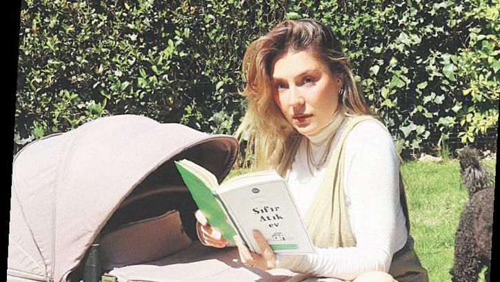Kızıyla ilk poz
