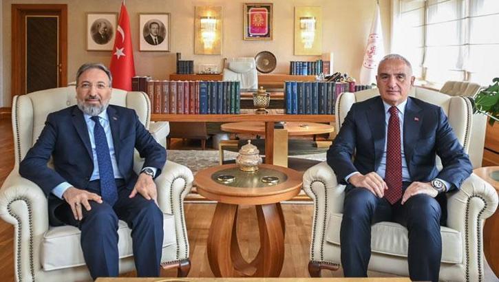 Cami restorasyonları, Ayasofya ve Hac başlıkları masaya yatırıldı! Bakan Ersoy'dan iş birliği mesajı