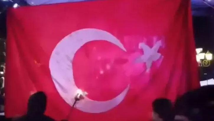 Erivan'da skandal görüntü! Türk bayrağını yaktılar: Paşinyan'dan kınama