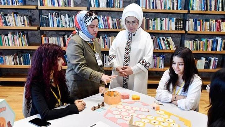 Emine Erdoğan, Rami Çocuk ve Sanat Bienali'nin açılışına katıldı