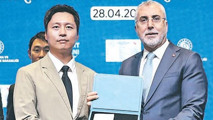 Türkiye’ye yatırım yapan 22 firmaya turkuaz kart