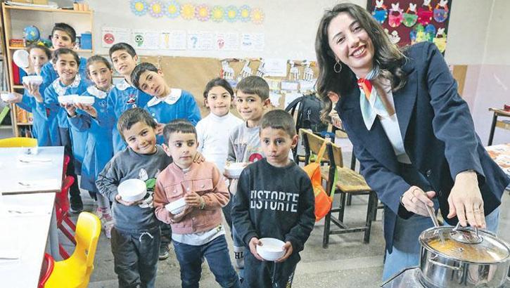Öğretmenden çorba sofrası