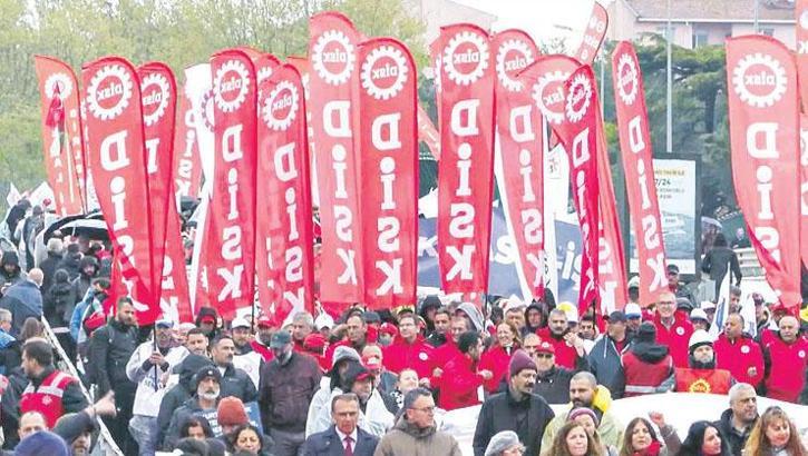İşçi ve emekçiler meydanlardaydı
