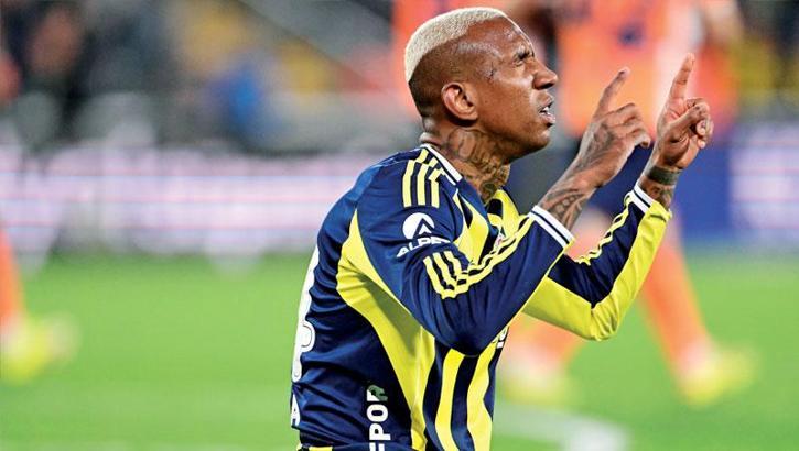 Fener Talisca’ya bakıyor