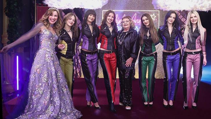 Sevilen grup Manifest Sihirli Annem'de