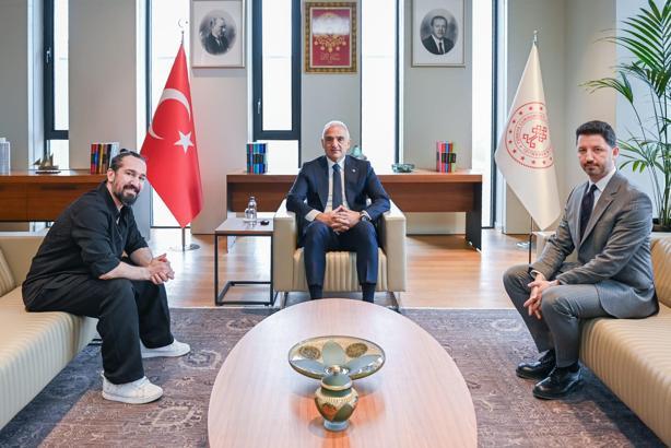 Barış Manço'nun izinde anlamlı buluşma! Bakan Mehmet Nuri Ersoy Doğukan Manço ile görüştü