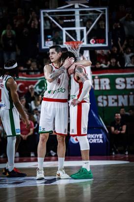 Basketbolda düğüm son maçlara kaldı