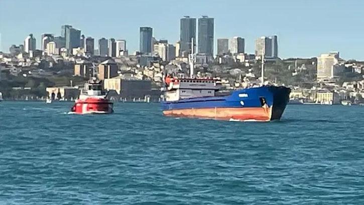 İstanbul Boğazı'nda gemi makine arızası yaptı