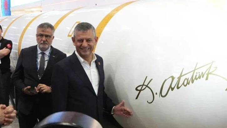 CHP lideri Özel, SAHA EXPO 2026'yı ziyaret etti