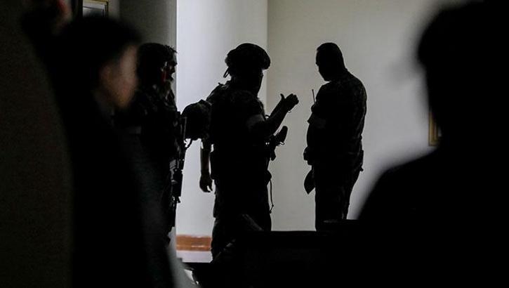 Filipinler Senatosu'nda silah sesleri duyuldu