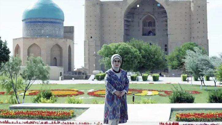 Emine Erdoğan, Türkistan'da Hoca Ahmet Yesevi Türbesi'ni ziyaret etti