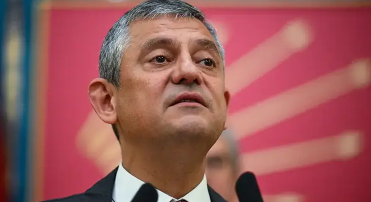 Özgür Özel, CHP Grup Başkanı seçildi