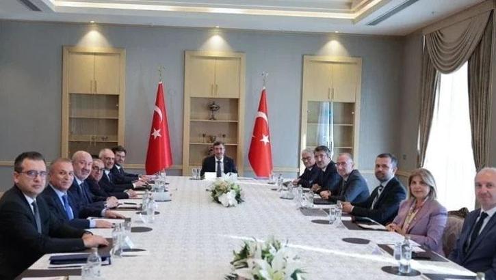 Cevdet Yılmaz, Cumhurbaşkanlığı Ekonomi Politikaları Kurulu üyeleriyle görüştü