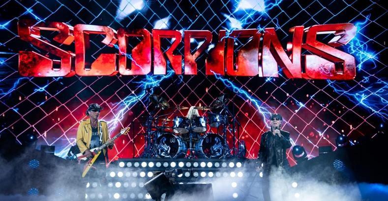 Scorpions 33 yıl sonra aynı stadyumda İstanbul'da tarihi yeniden yazdı