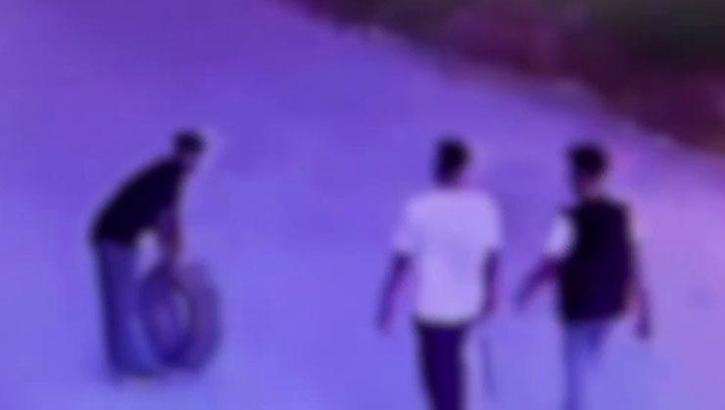 Hatay'da 'pes' dedirten olay! Lastikleri patlayınca park halindeki aracın yedek lastiğini çaldılar