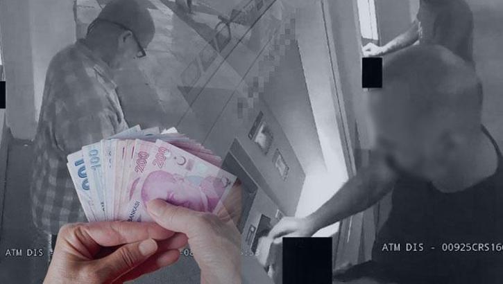 ATM'nin iade ettiği 7 bin lirayı cebine koyup uzaklaştı! 'Kendi malıymış gibi götürüyor'