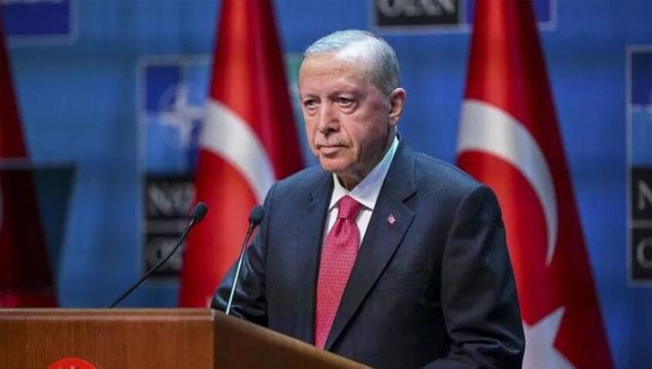 Zirvede yoğun diplomasi