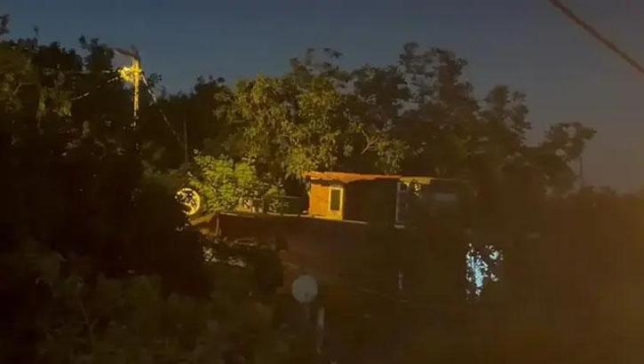 Eski eşini ve oğlunu öldürüp intihar etti! Çocuklardan biri kanepenin arkasına saklanarak kurtuldu