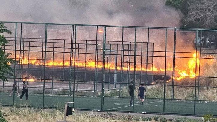 Alevler yükseldi, onlar gol peşinde koştu! Yangının dibinde akılalmaz maç