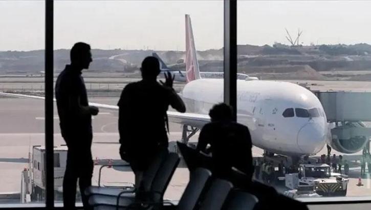 Yeni pasaport kuralı 15 yaşındaki çocuğu ülkede mahsur bıraktı! 'Uçağa binemezsin'
