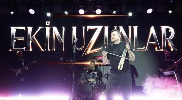 Ekin Uzunlar'dan Kocaeli'nde unutulmaz konser