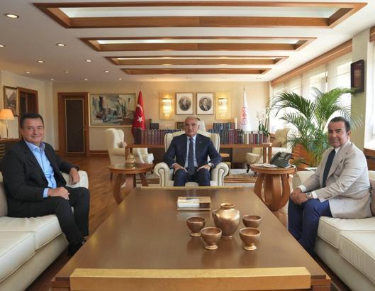 Bakan Mehmet Nuri Ersoy ile Acun Ilıcalı bir araya geldi