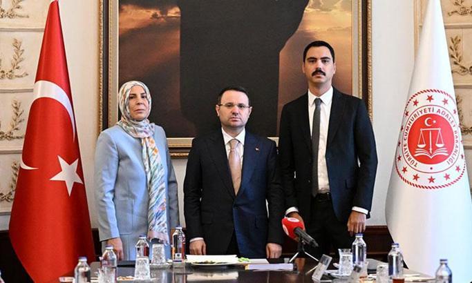 Adalet Bakanı Gürlek, Muhsin Yazıcıoğlu'nun ailesiyle görüştü